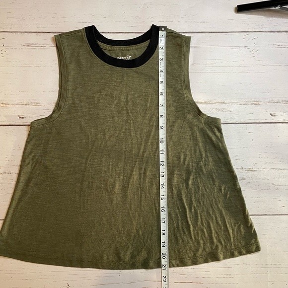 Old Navy Active “Go Dry” Tank Top - Picture 5 of 6